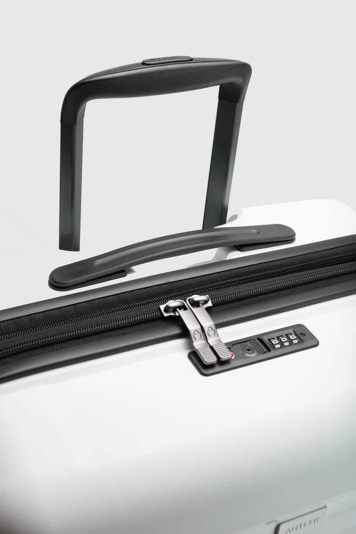 Gloss Stripe 68cm Suitcase - Image 7