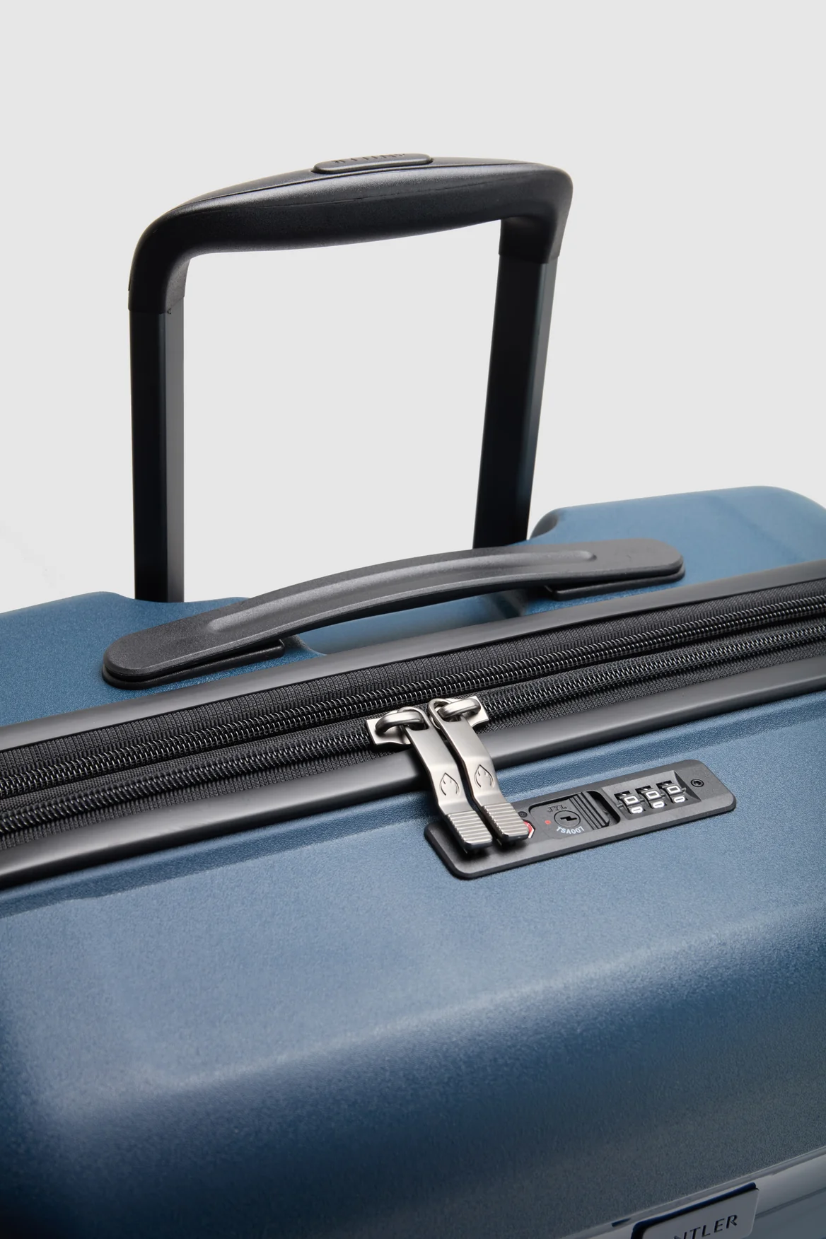 Gloss Stripe 78cm Suitcase - Image 7