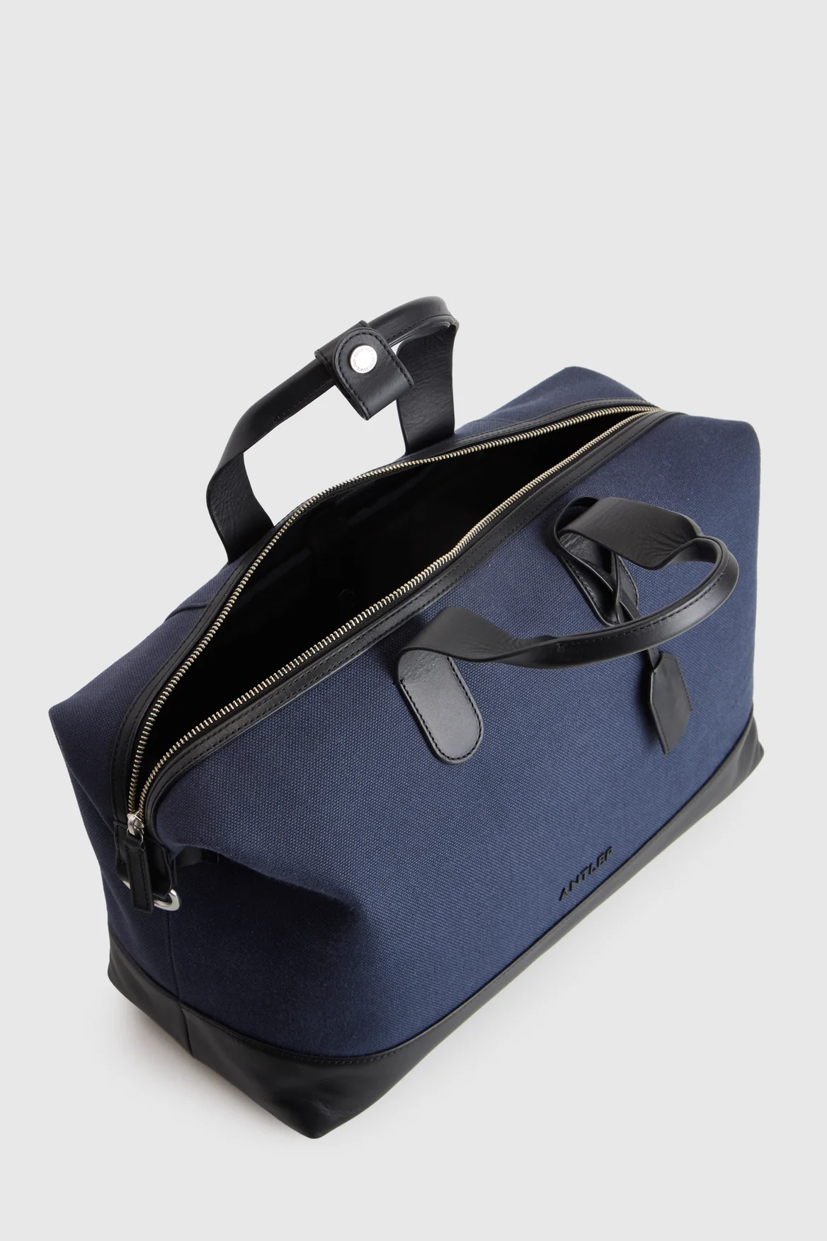 Heritage Overnight Bag - Image 4
