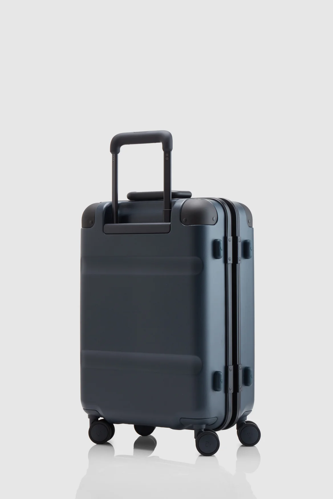 Heritage Stripe 55cm Suitcase - Image 5