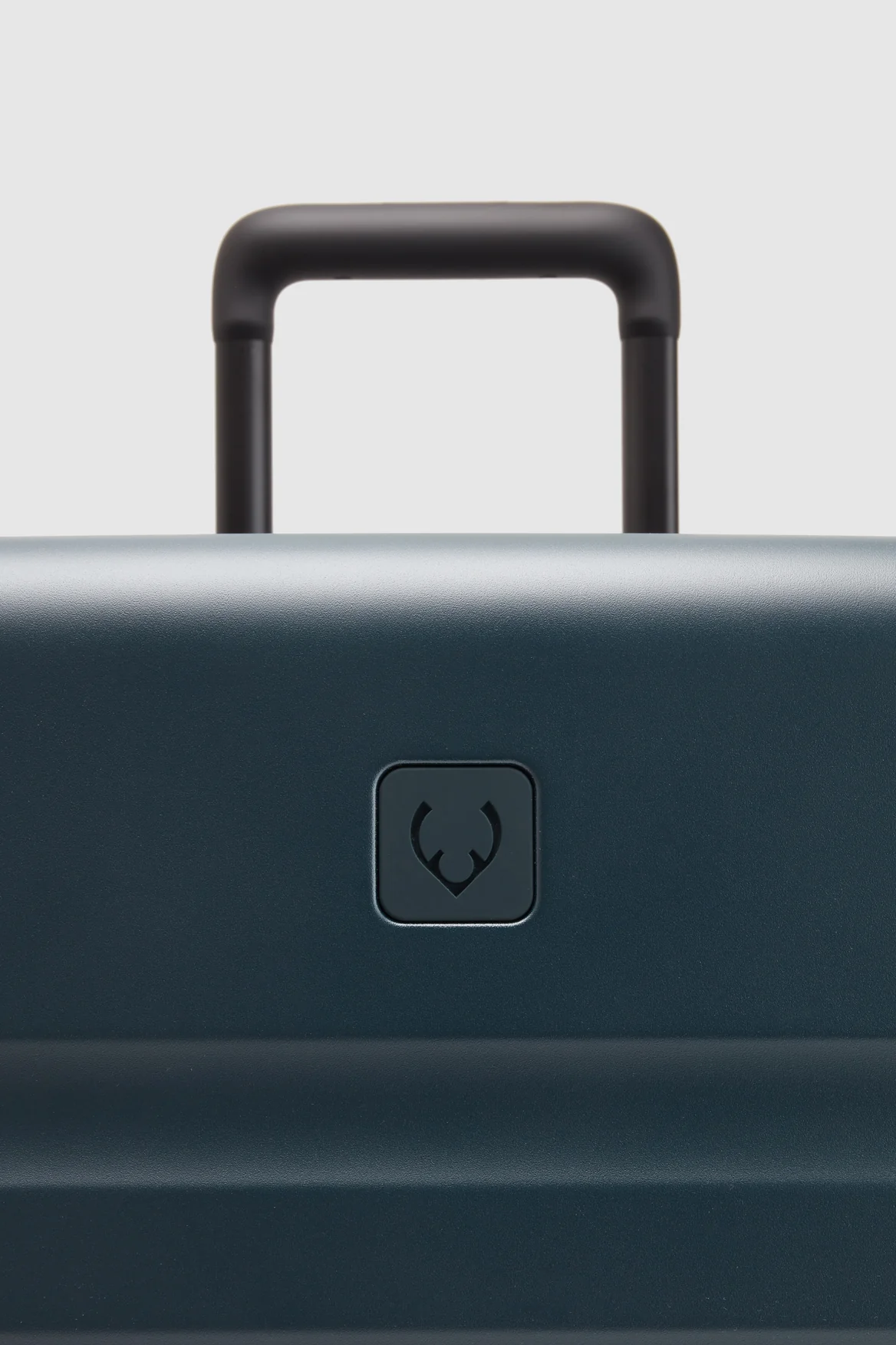 Icon Stripe 3pc Suitcase Set - Image 9