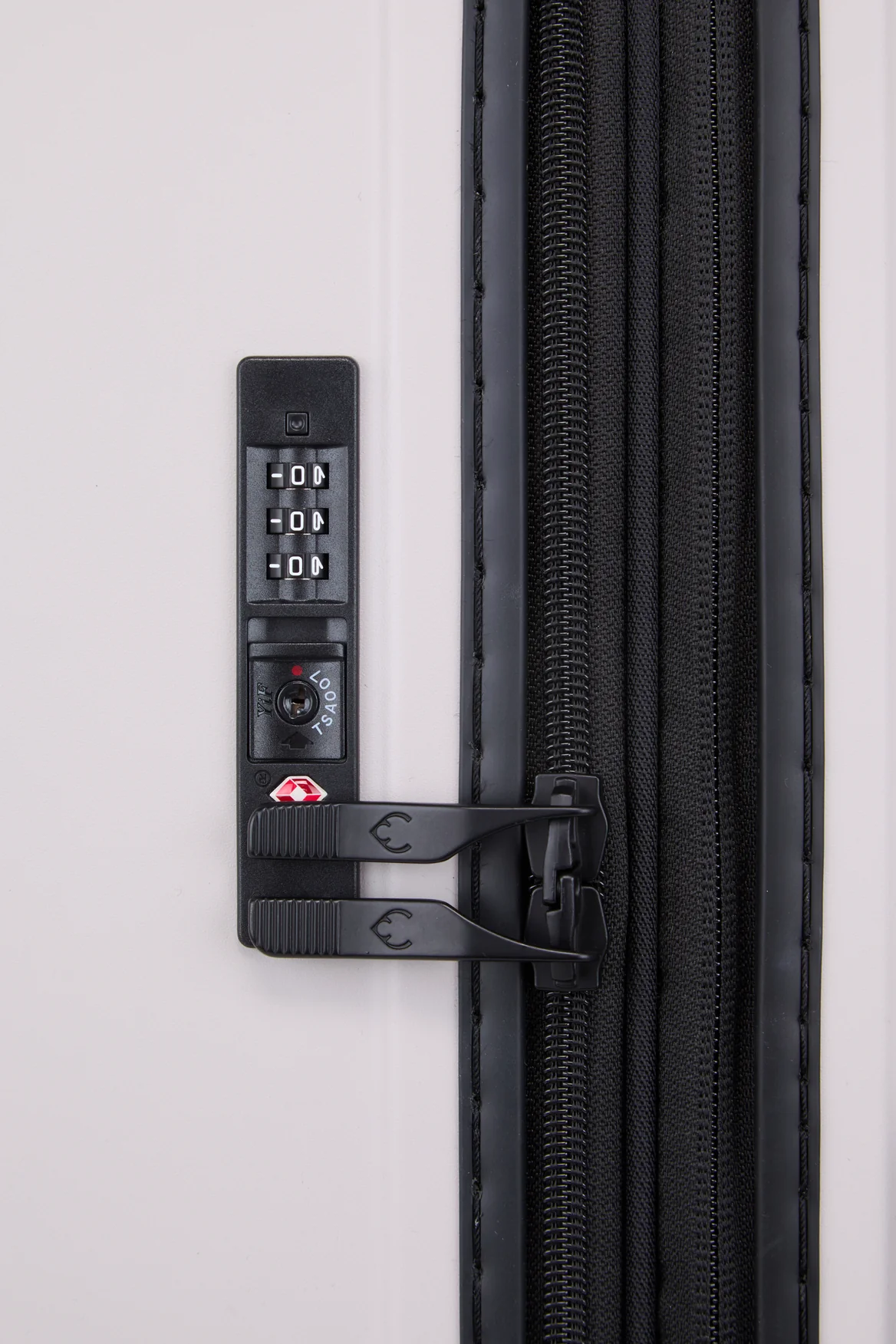 Icon Stripe 66cm Suitcase - Image 7