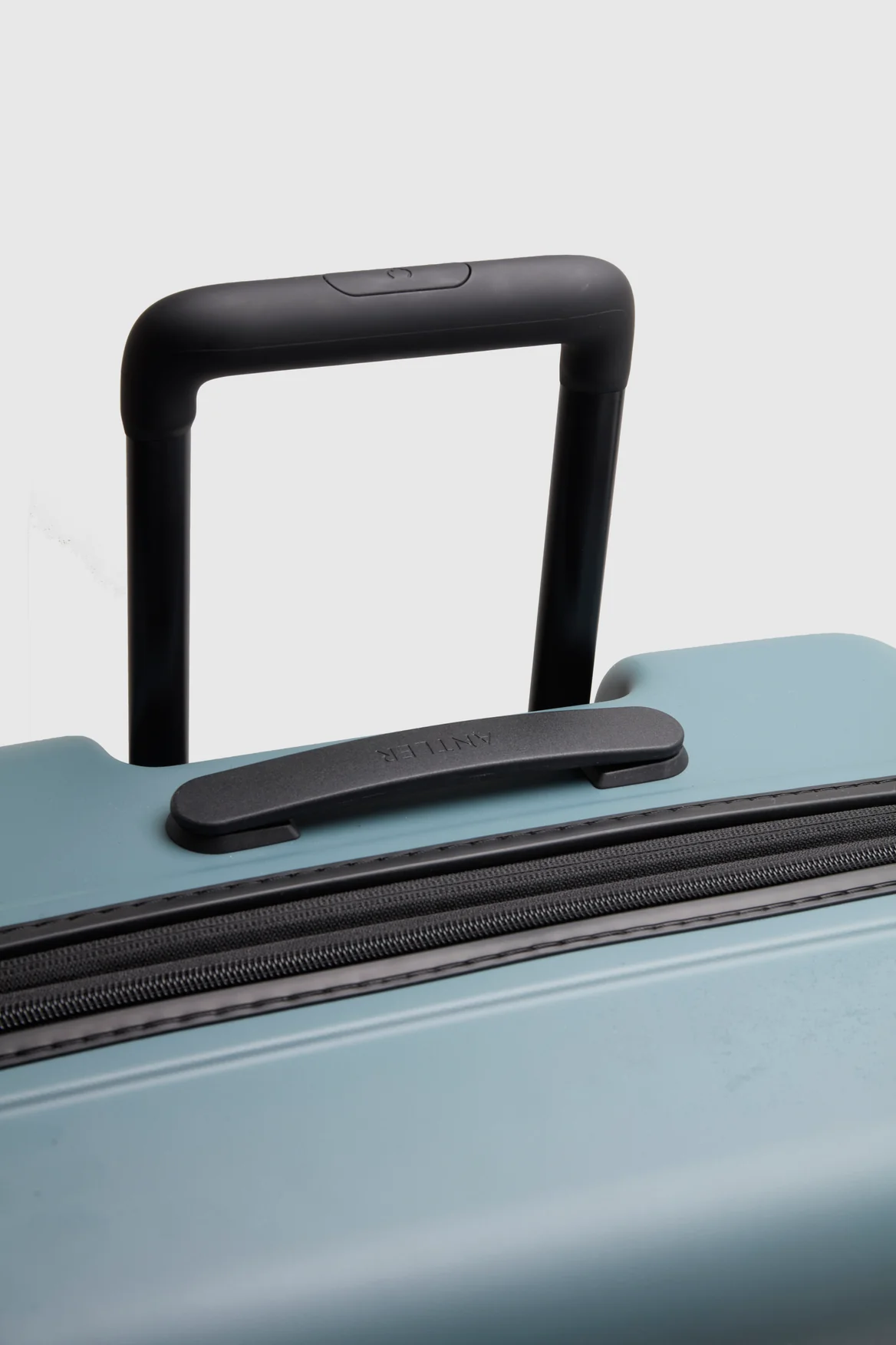 Icon Stripe 66cm Suitcase - Image 8