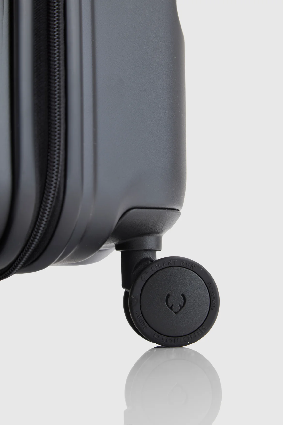 Icon Stripe Dual 55cm Suitcase - Image 7