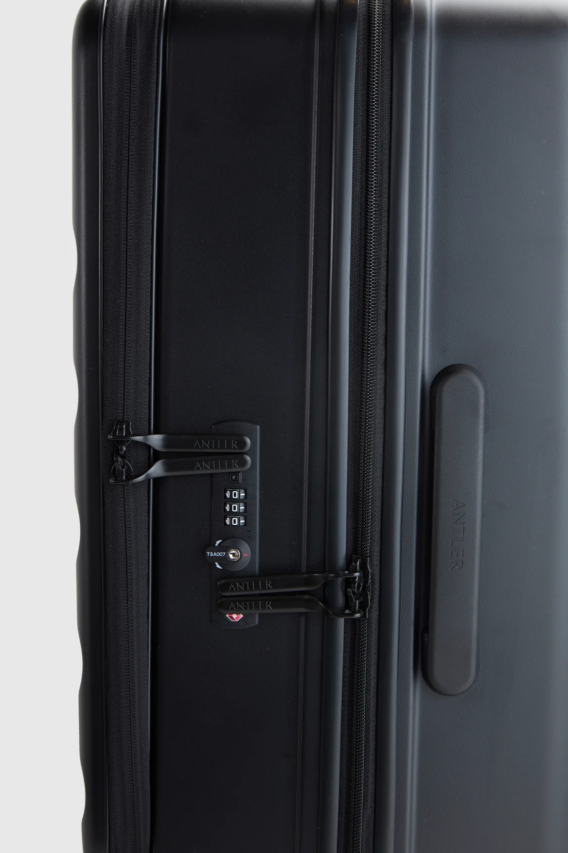 Icon Stripe Dual 66cm Suitcase - Image 8