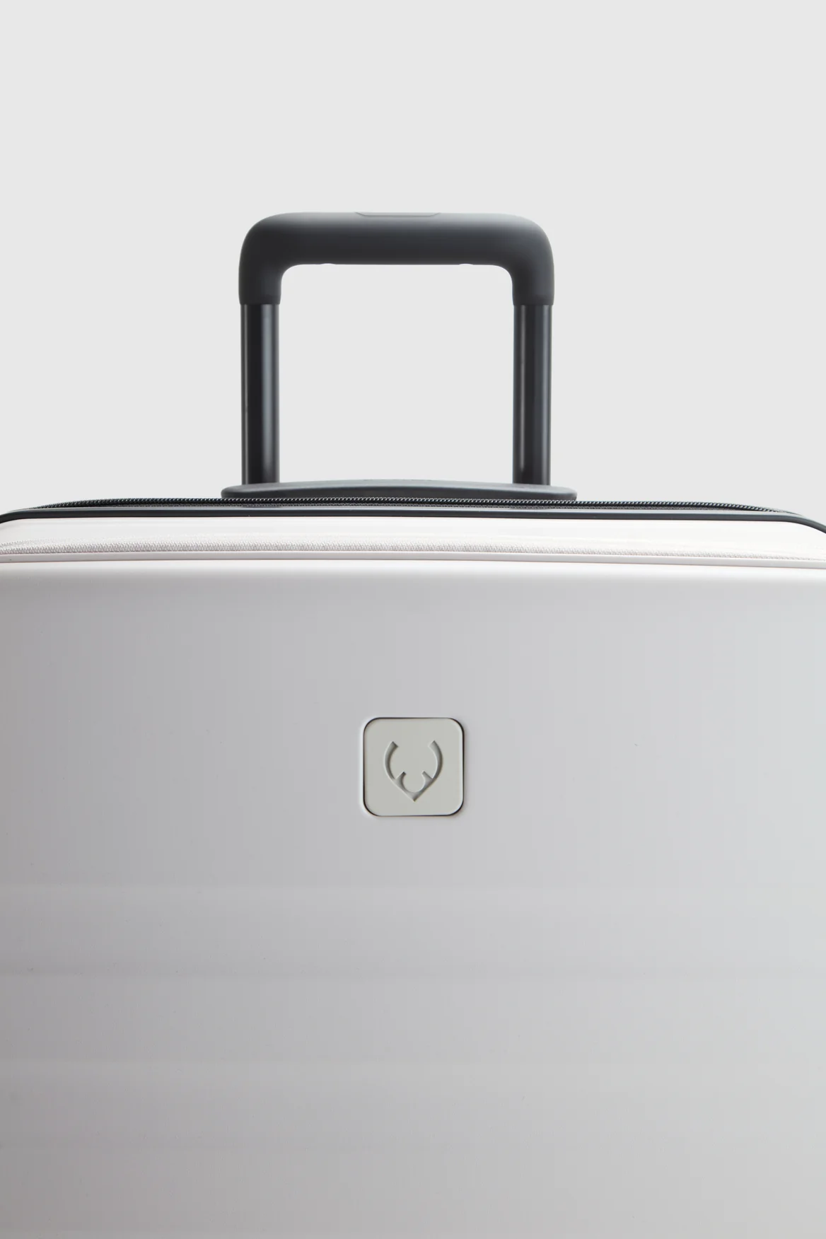 Icon Stripe Dual 66cm Suitcase - Image 9