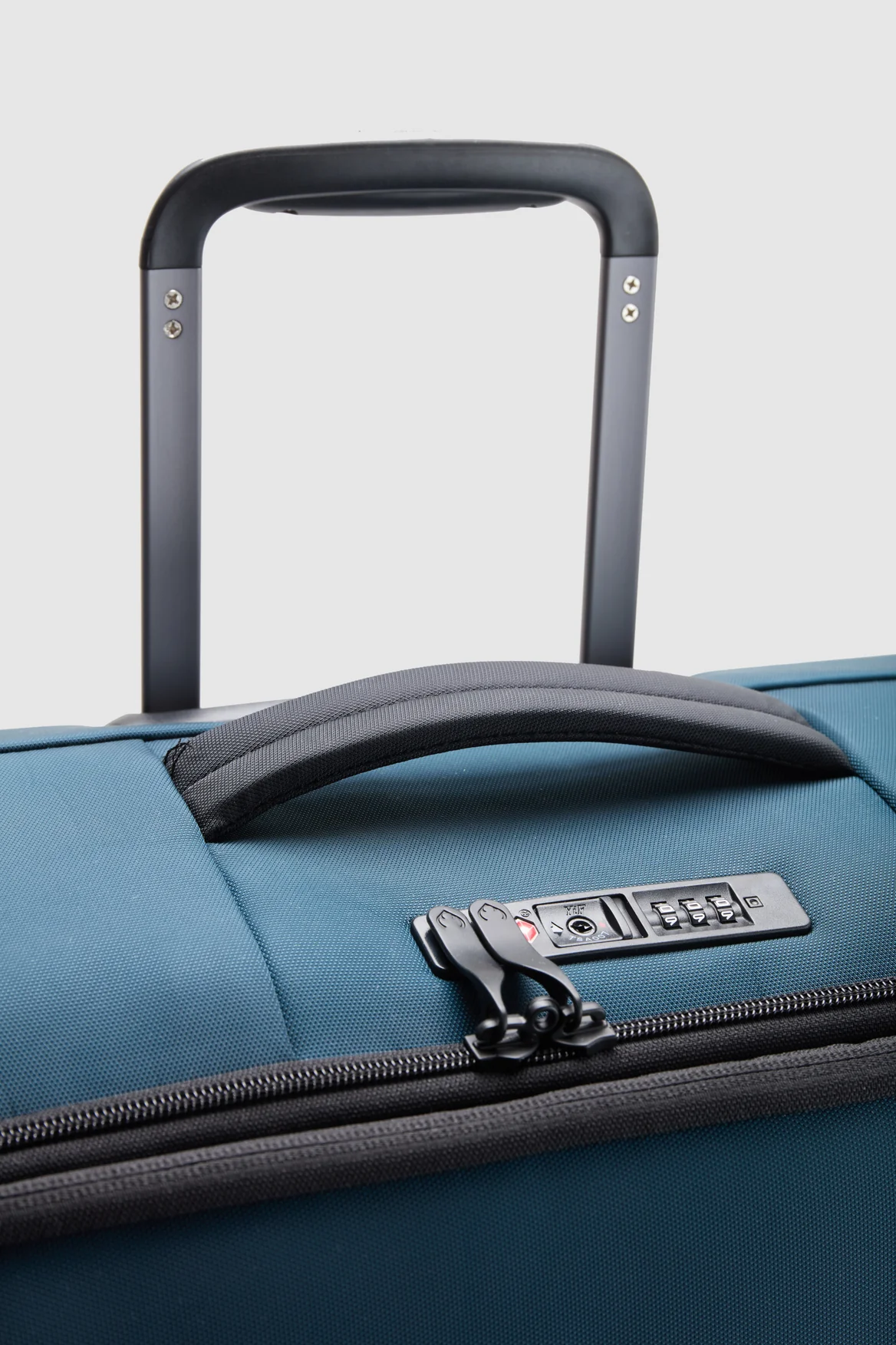 Soft Stripe 2.0 81cm Suitcase - Image 7