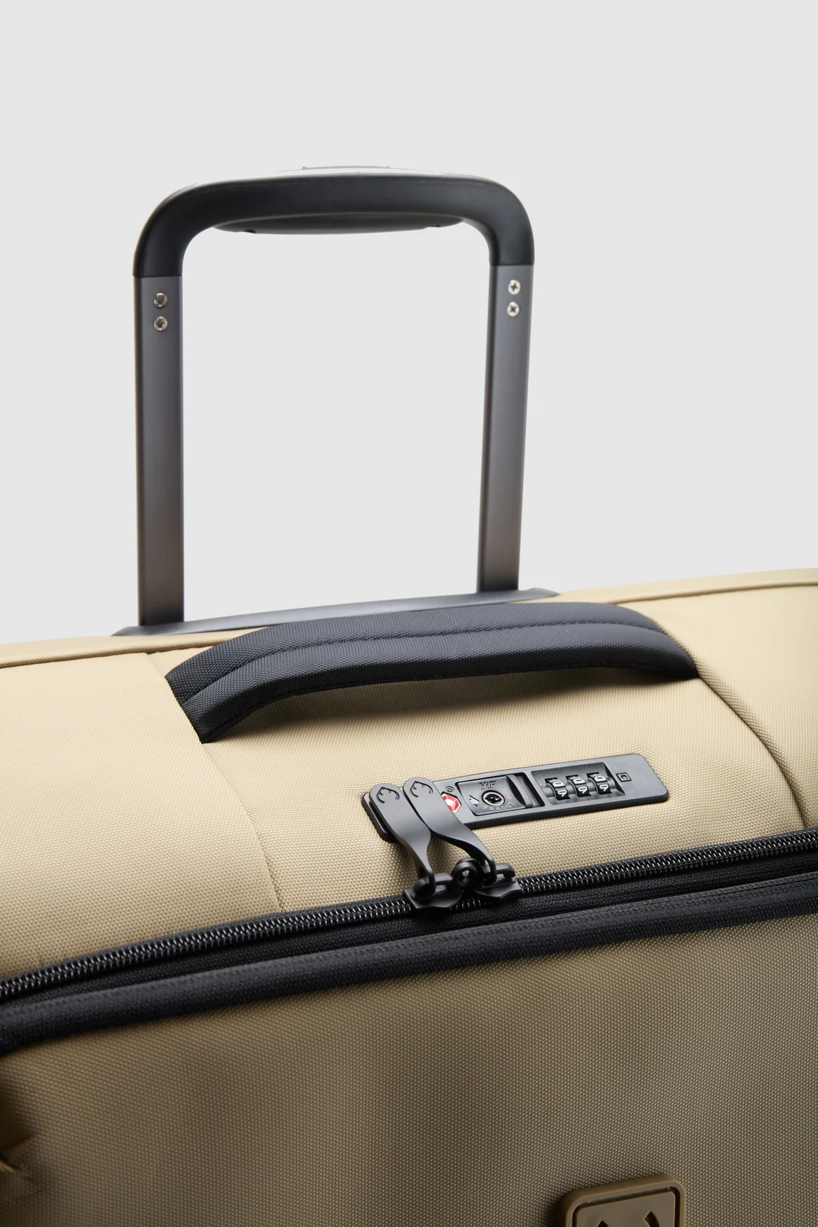 Soft Stripe 2.0 81cm Suitcase - Image 7