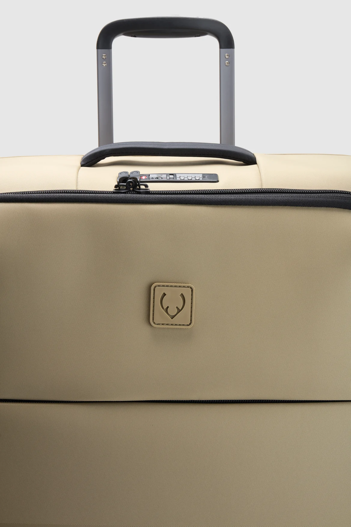Soft Stripe 2.0 81cm Suitcase - Image 8