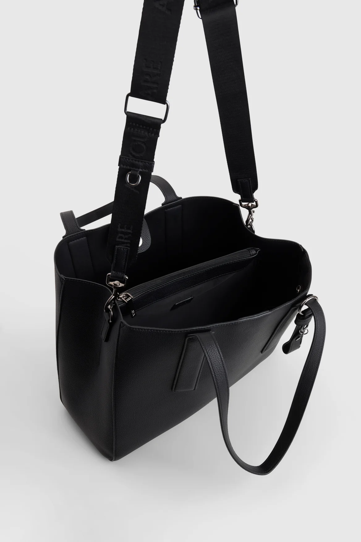 Juni Carry All Tote Bag - Image 4