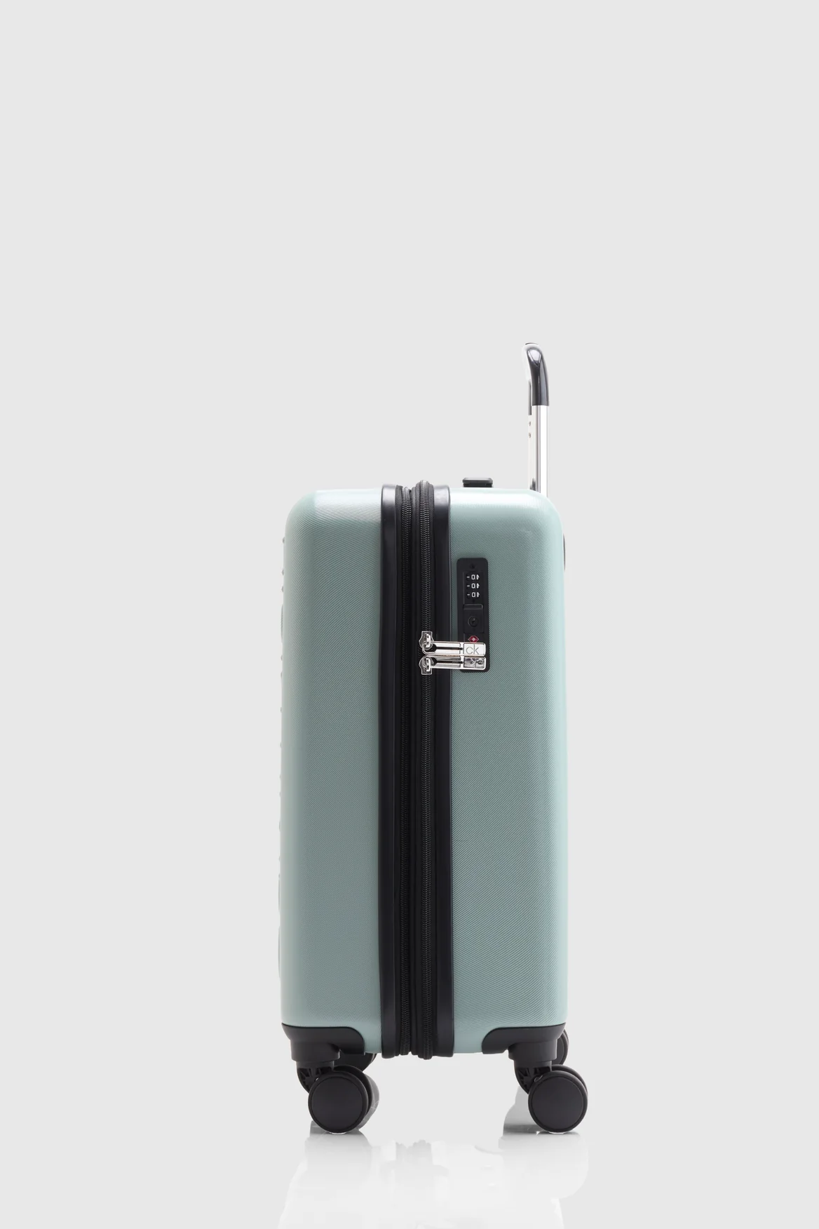 Varsity Prep 54cm Suitcase - Image 2