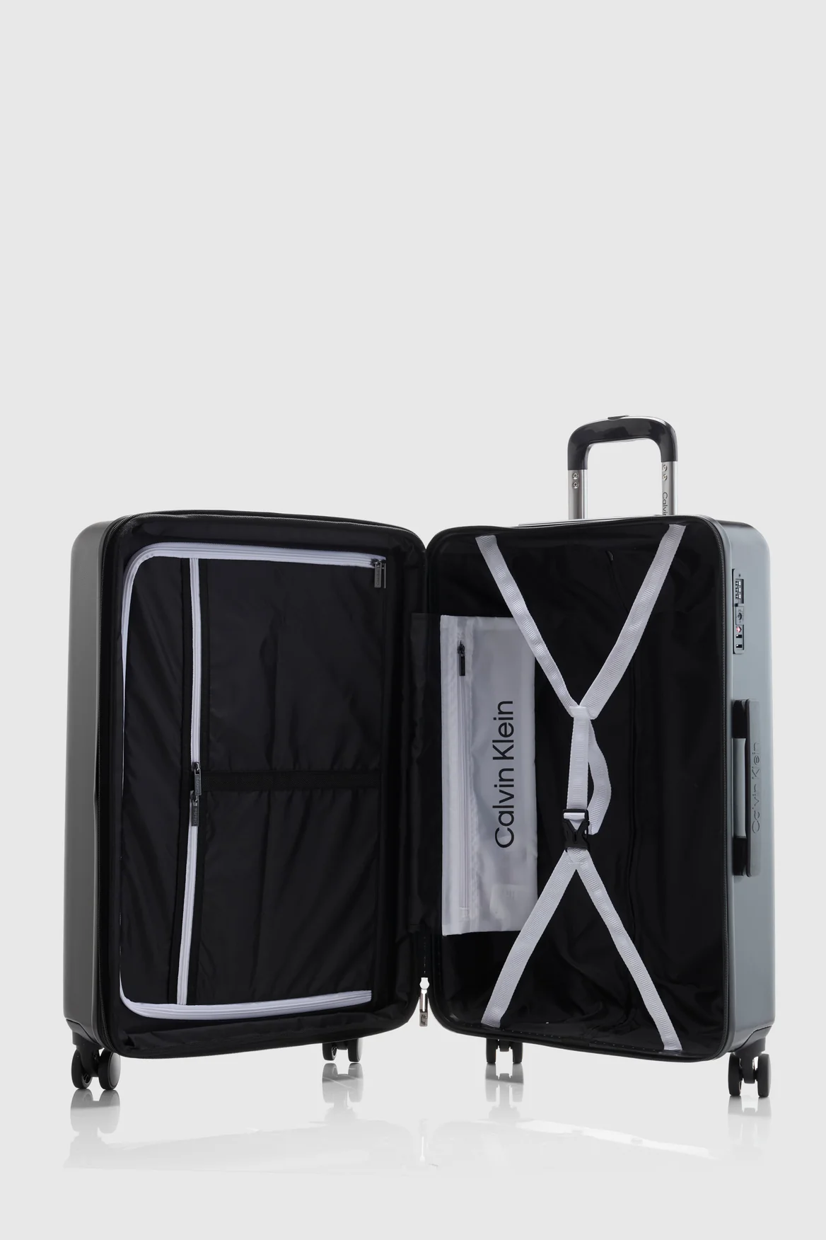 Varsity Prep 68cm Suitcase - Image 3