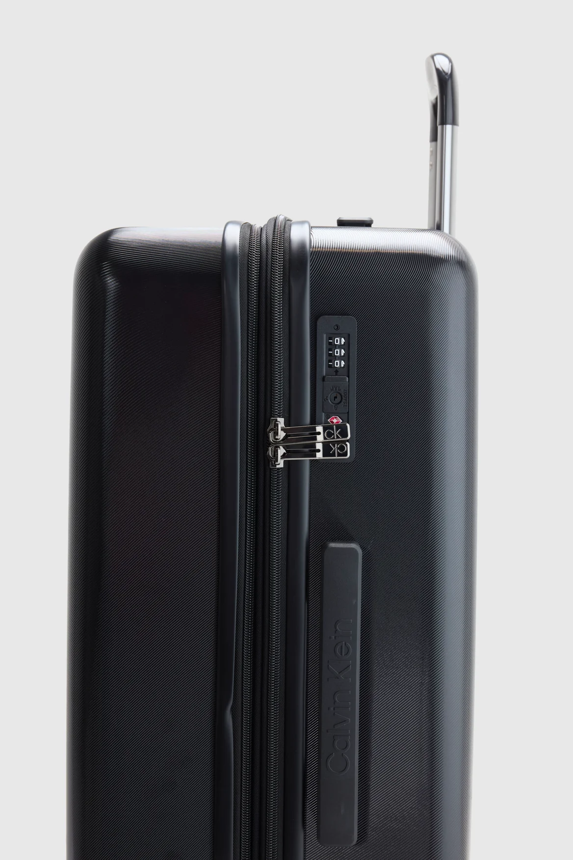 Varsity Prep 68cm Suitcase - Image 7