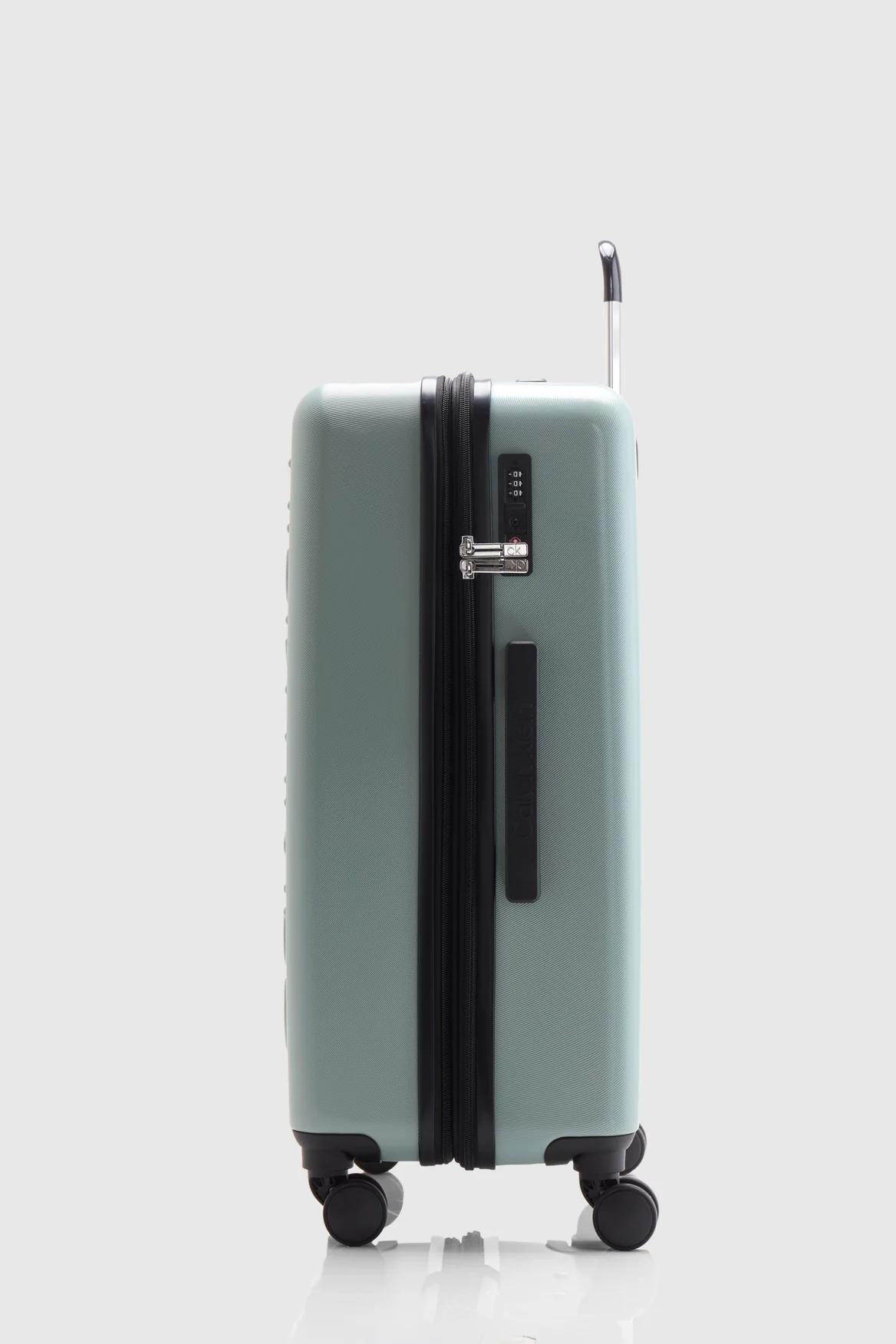 Varsity Prep 68cm Suitcase - Image 2