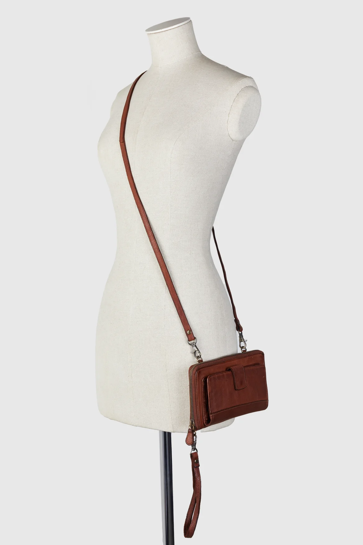 Ari Crossbody Bag - Image 4