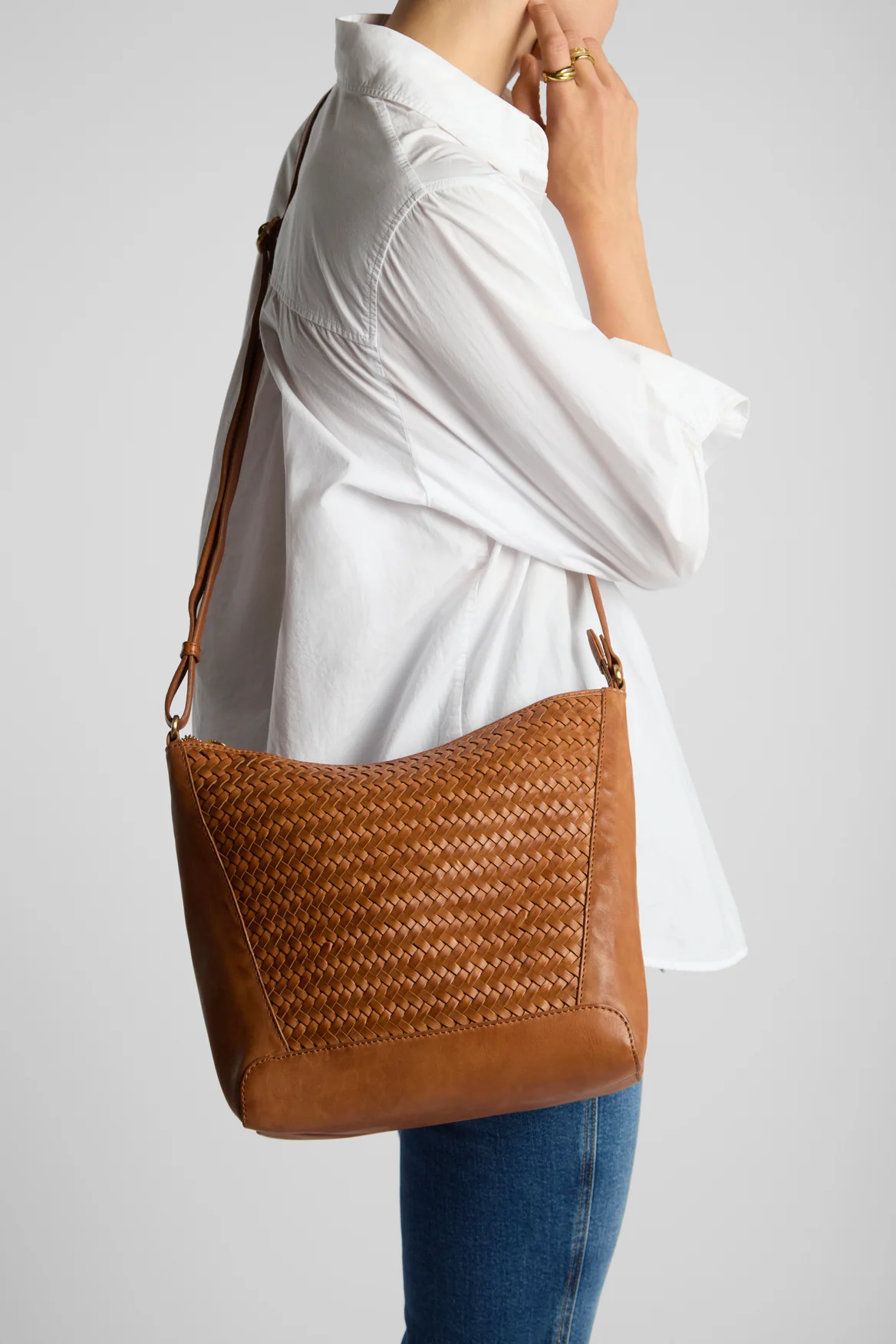 Elise Weave Bucket Bag - Image 2
