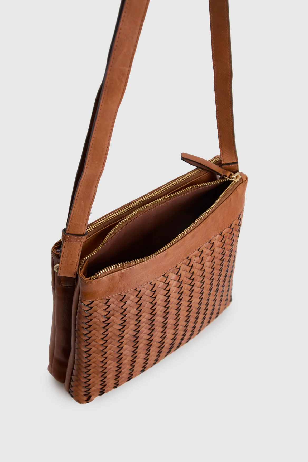 Lina Weave Crossbody Bag - Image 4