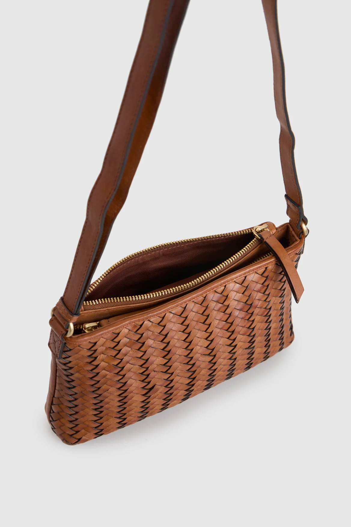 Lina Weave Crossbody Bag - Image 4