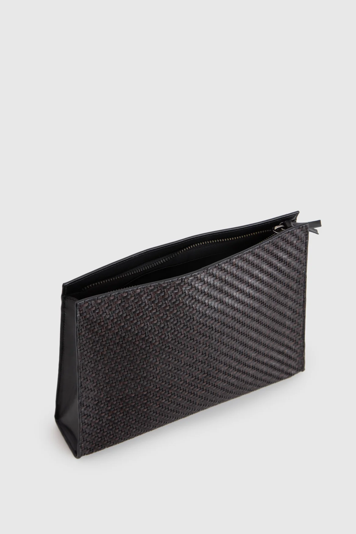 Logan Weave Pouch - Image 4