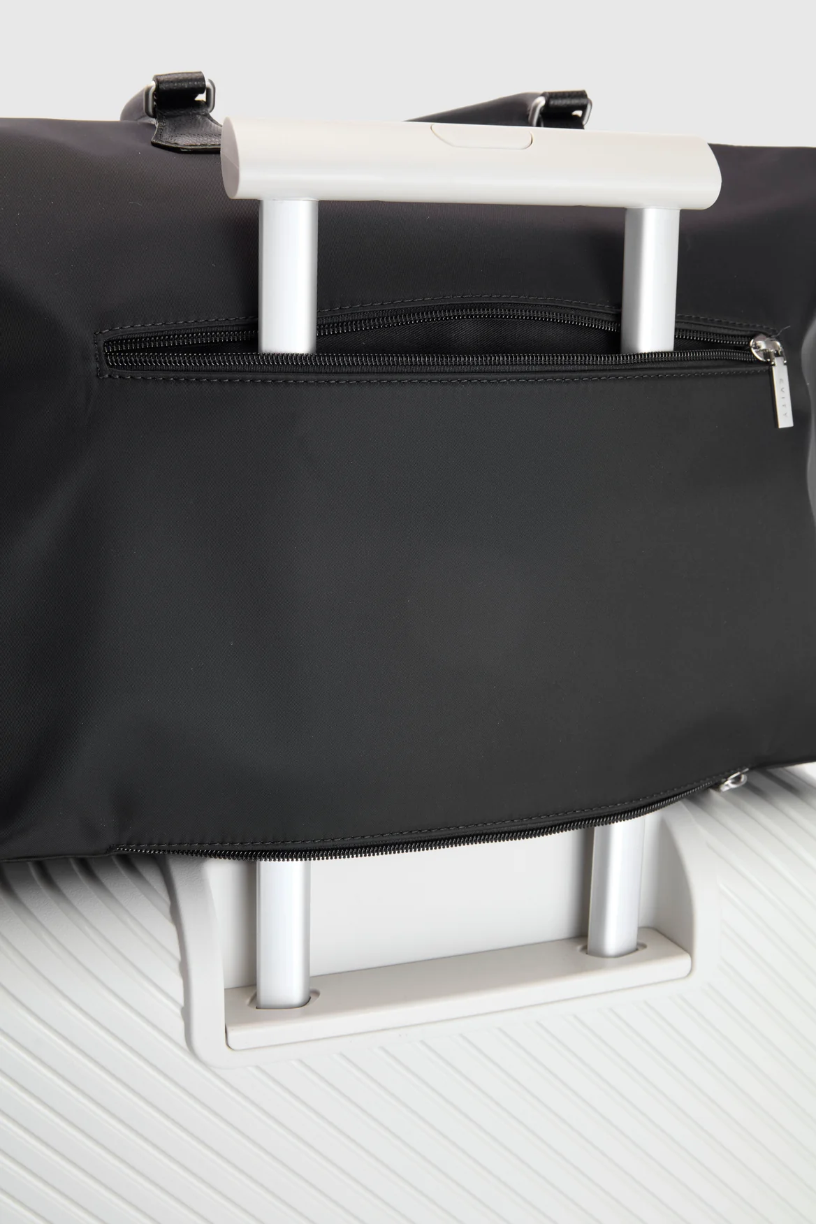 Noosa Travel Tote Bag - Image 4