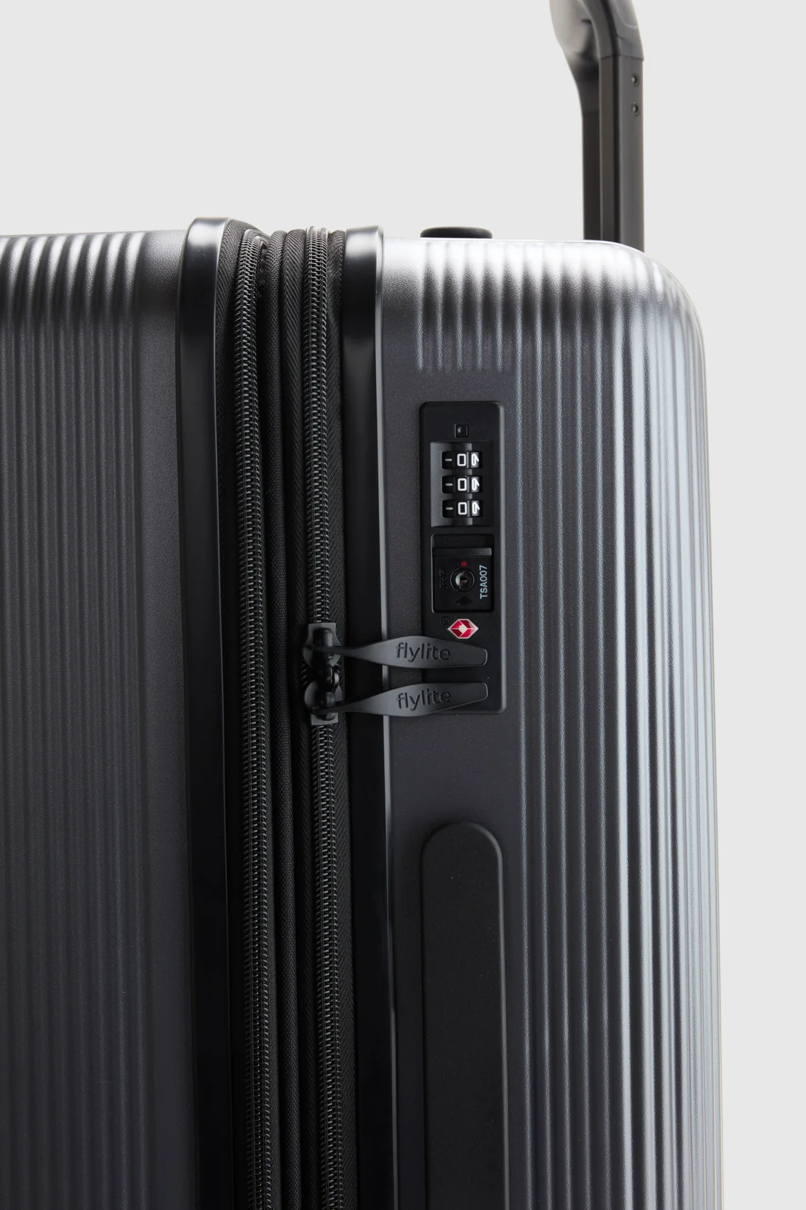 Blackwood Carry-On 55cm Suitcase - Image 7