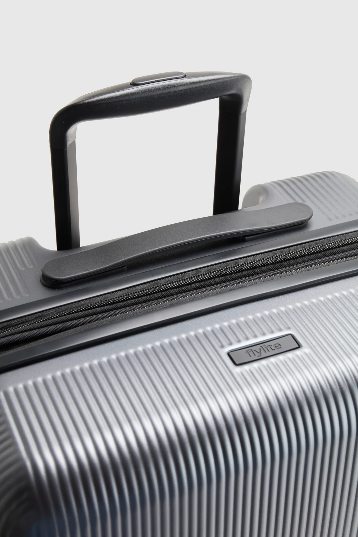 Blackwood Carry-On 55cm Suitcase - Image 8
