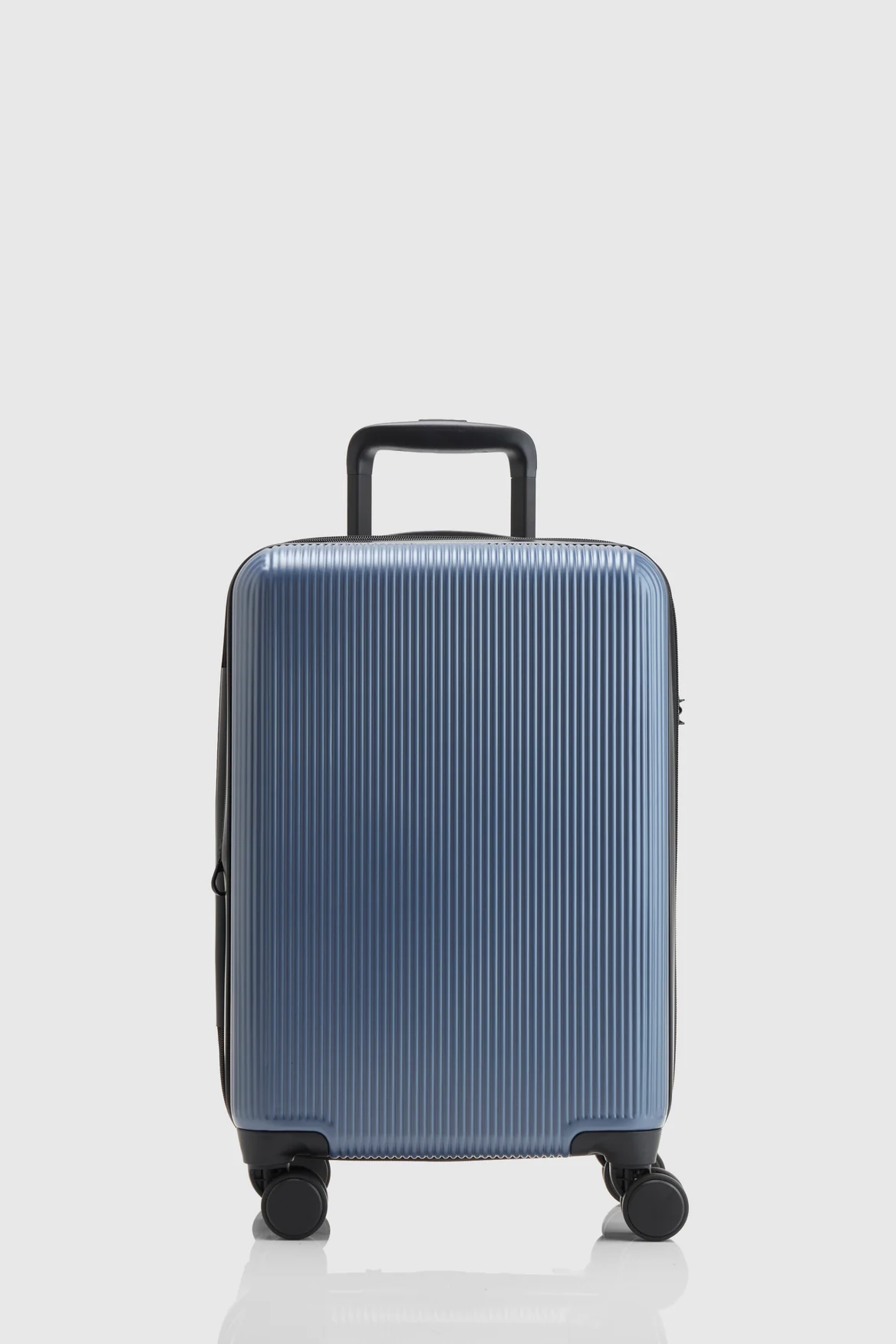 Blackwood Carry-On 55cm Suitcase - Image 4