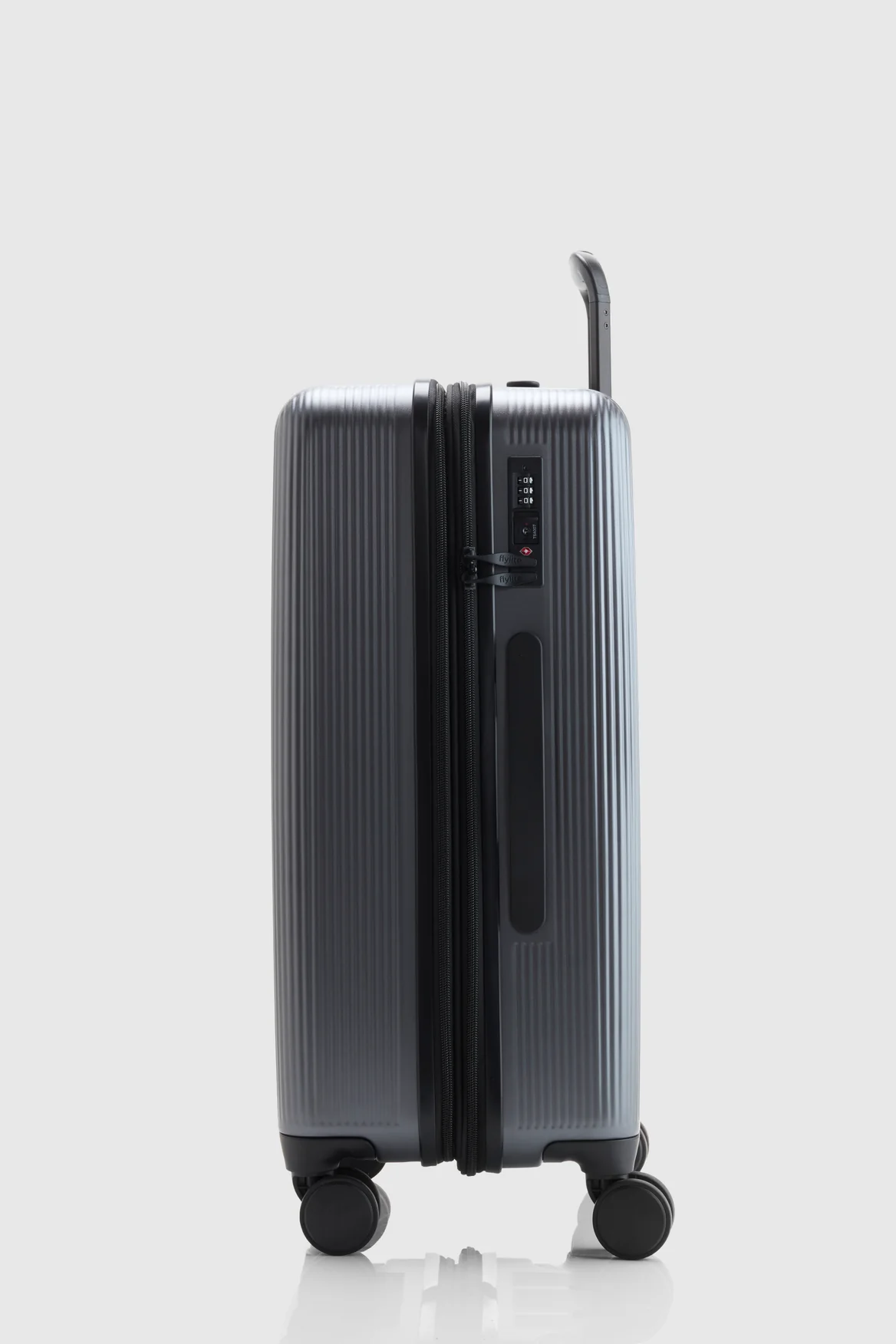 Blackwood Check-In 65cm Suitcase - Image 2