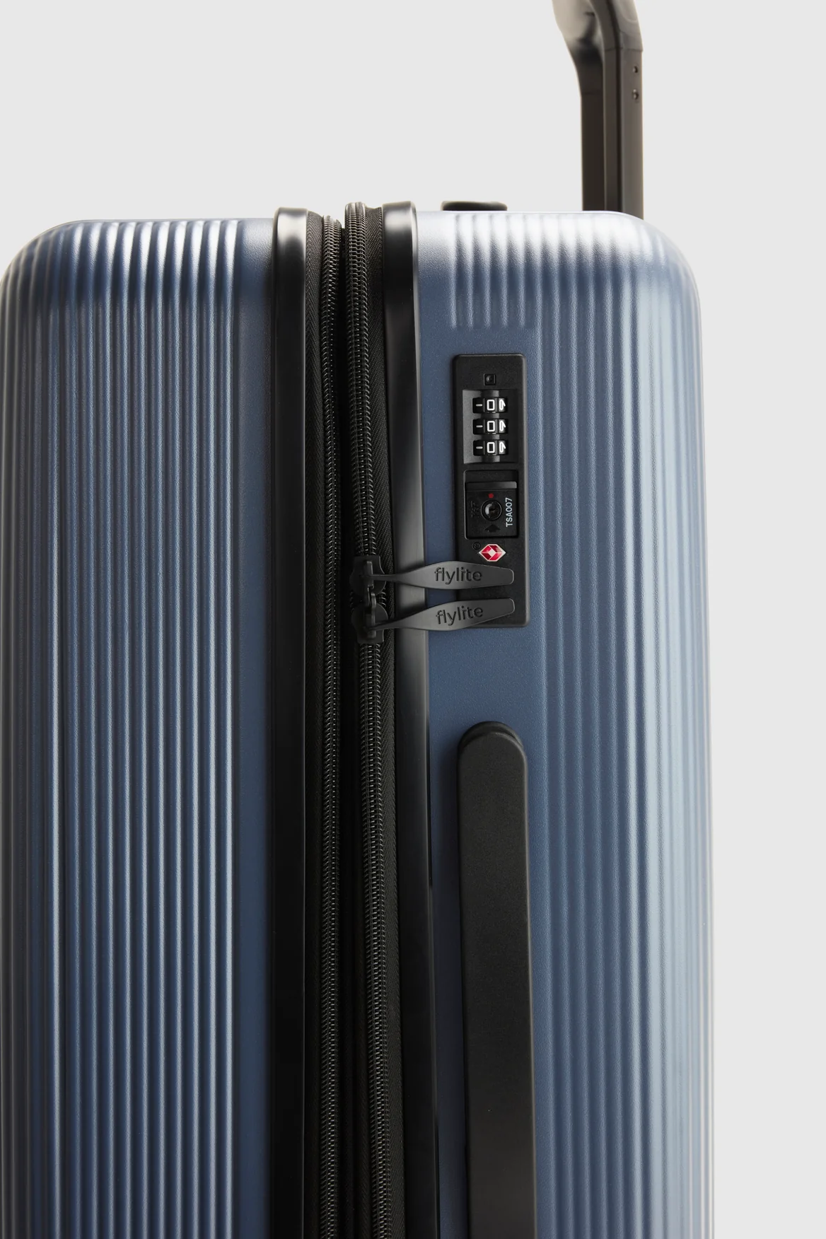 Blackwood Check-In 75cm Suitcase - Image 7