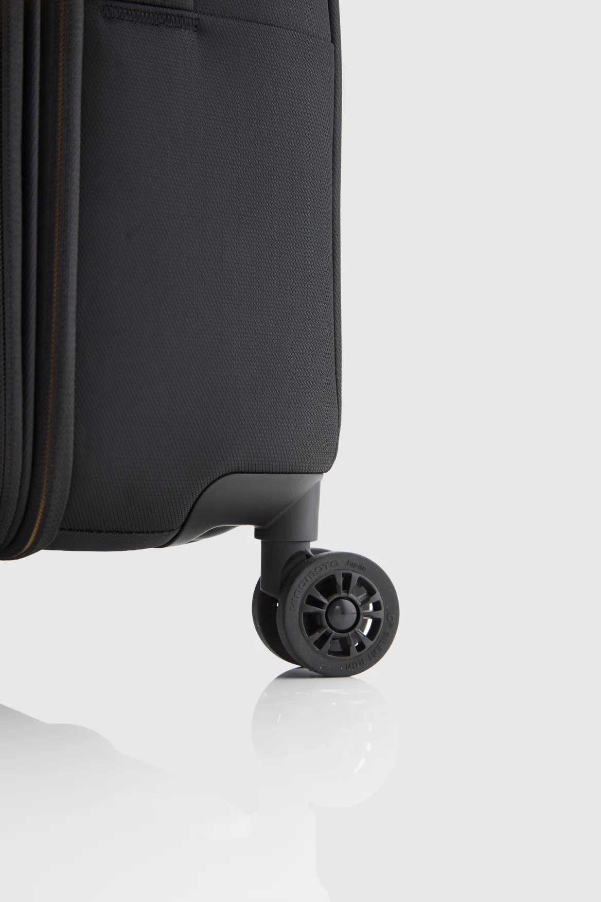Dual Opening Check-In 67cm Case - Image 7