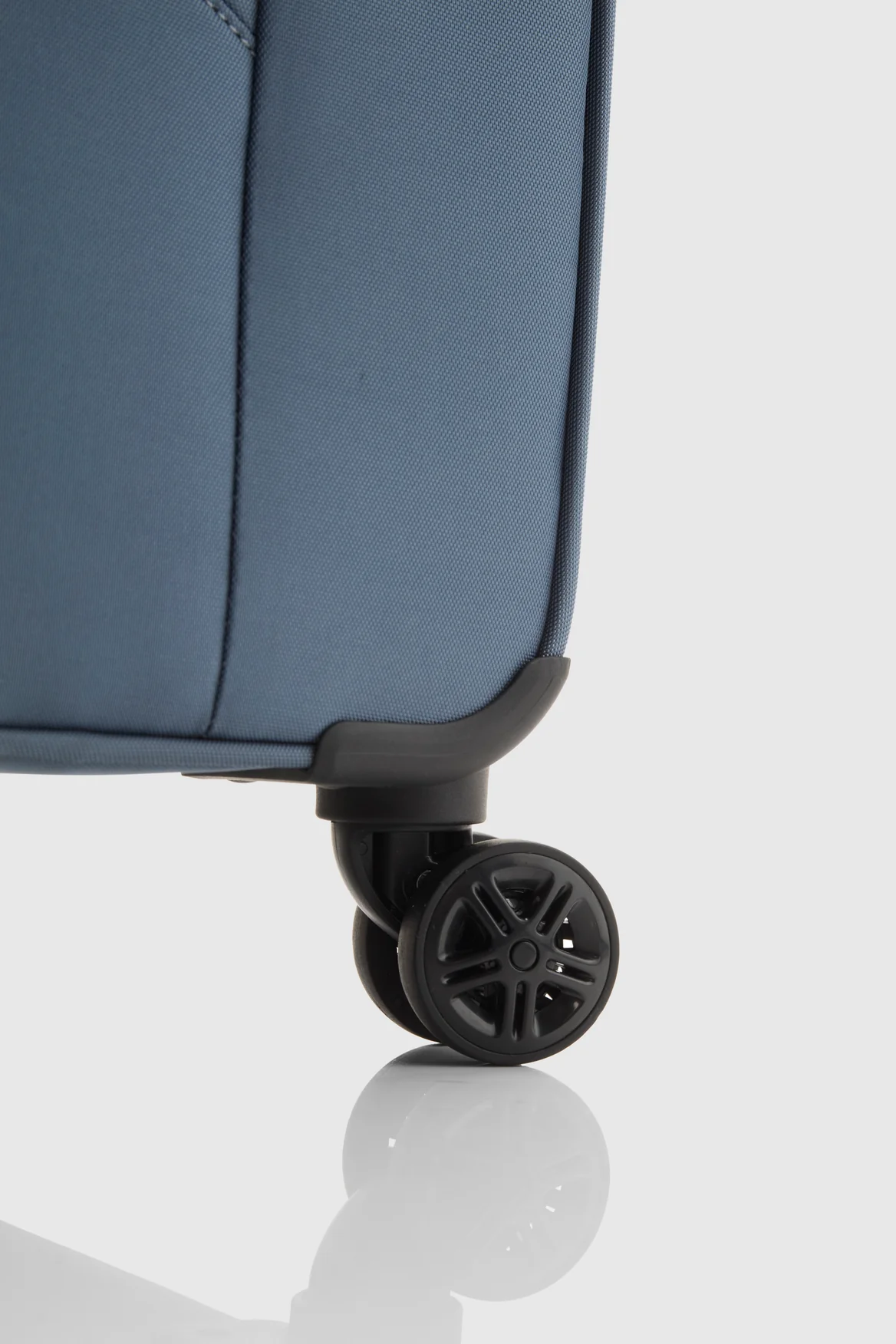 Hawthorn Check-In 81cm Suitcase - Image 6