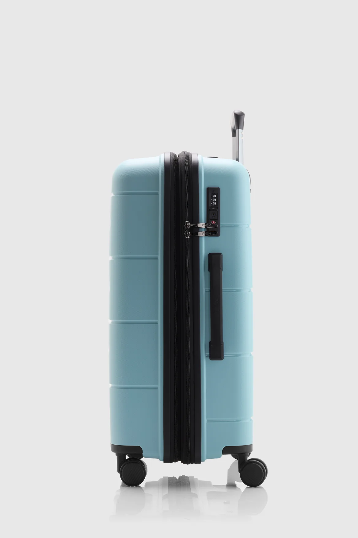 Lily Check-In 65cm Suitcase - Image 2