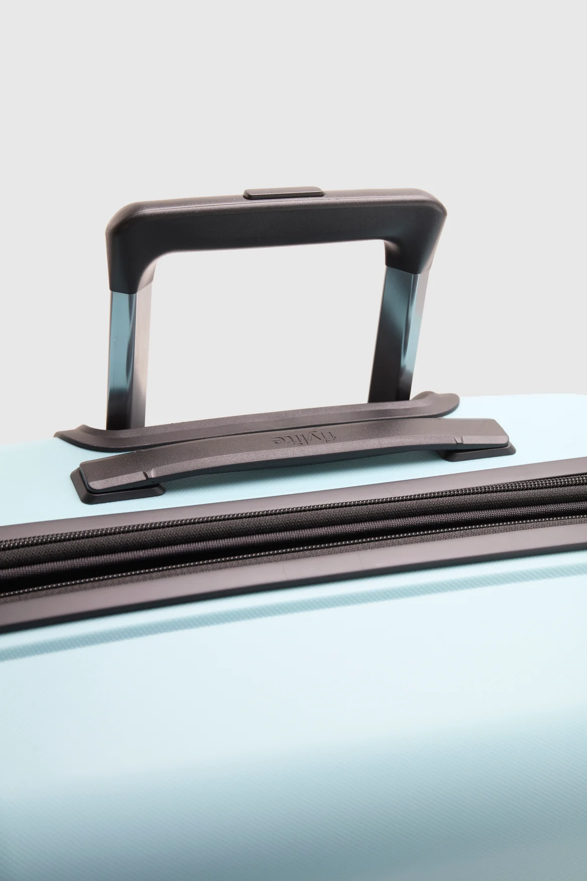 Lily Check-In 65cm Suitcase - Image 8