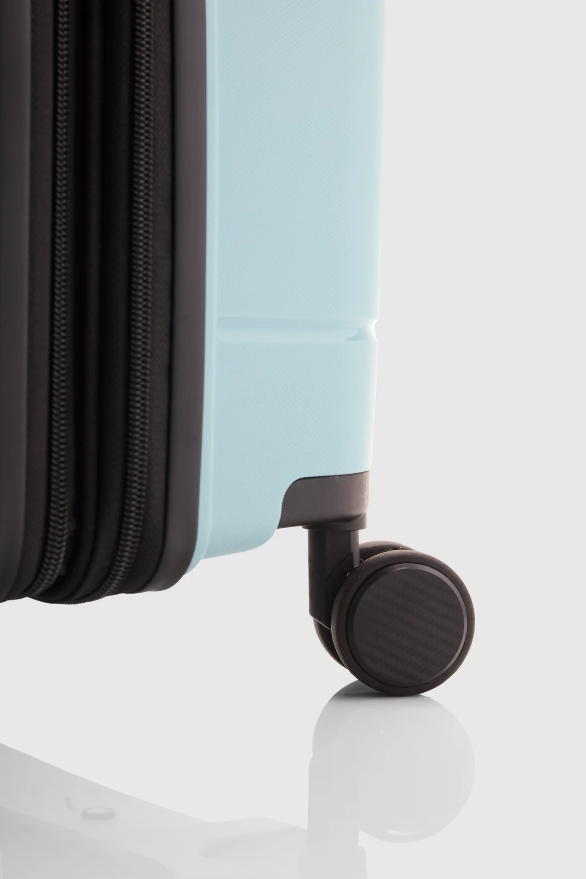Lily Check-In 75cm Suitcase - Image 6