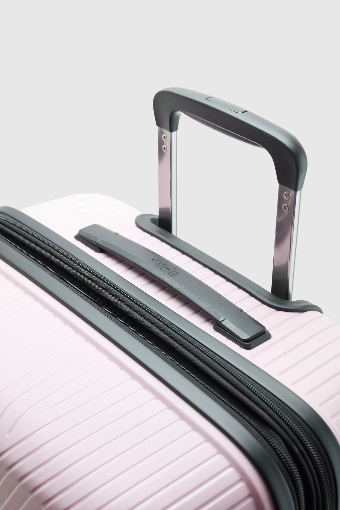 Palm Check-In 65cm Suitcase - Image 8
