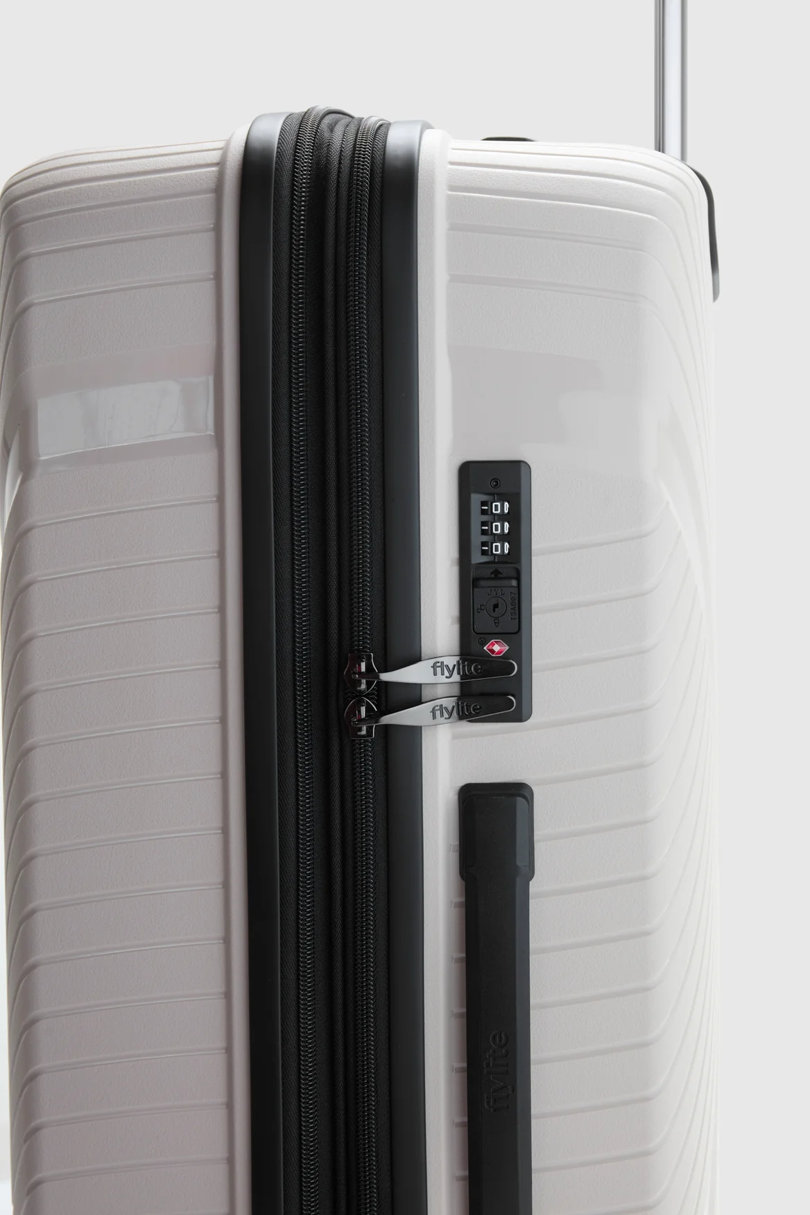 Palm Check-In 75cm Suitcase - Image 7