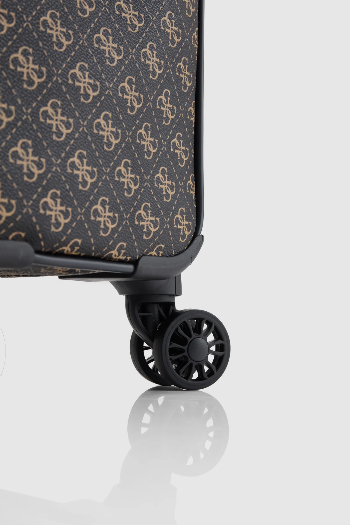 Logo Bask Check-In 79cm Suitcase - Image 6