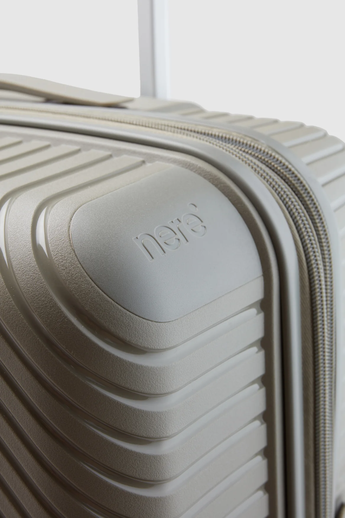 Bondi Check-In 80cm Suitcase - Image 8
