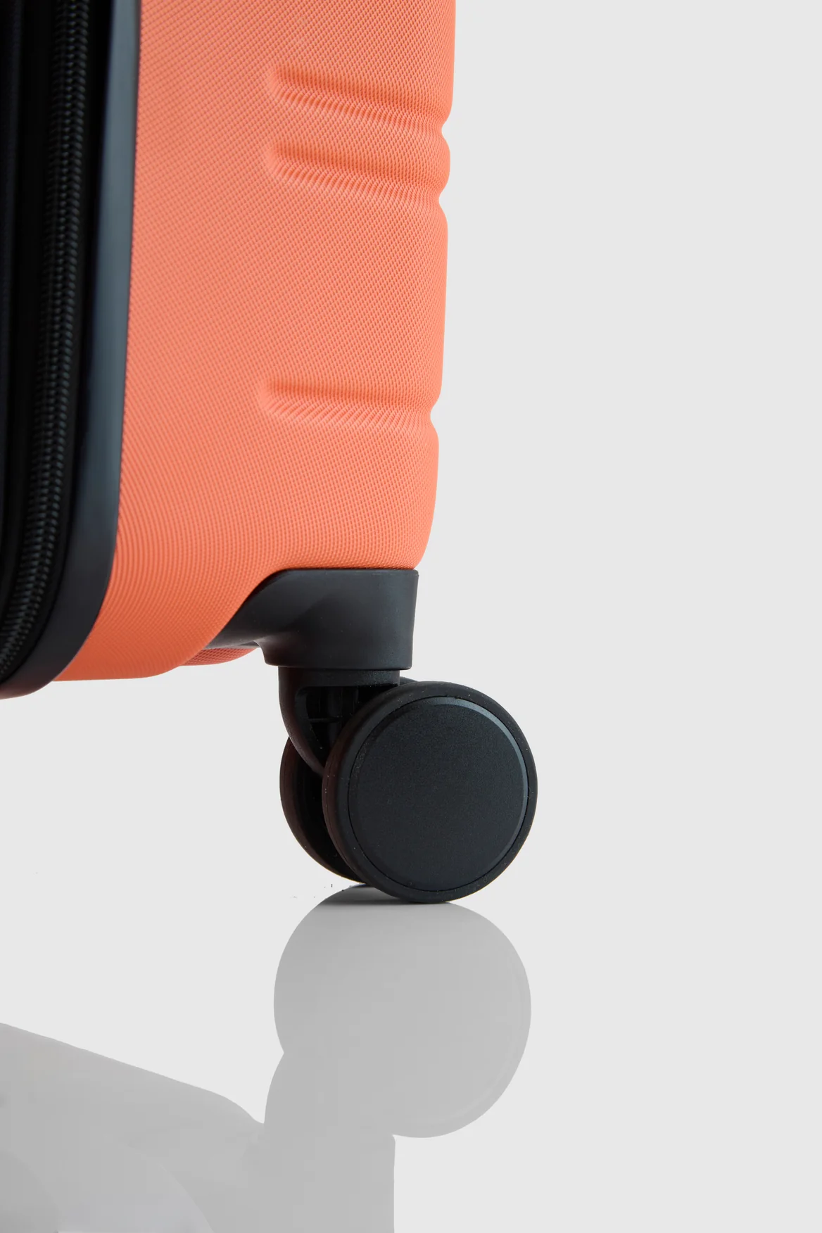 Stori Check-In 75cm Suitcase - Image 6