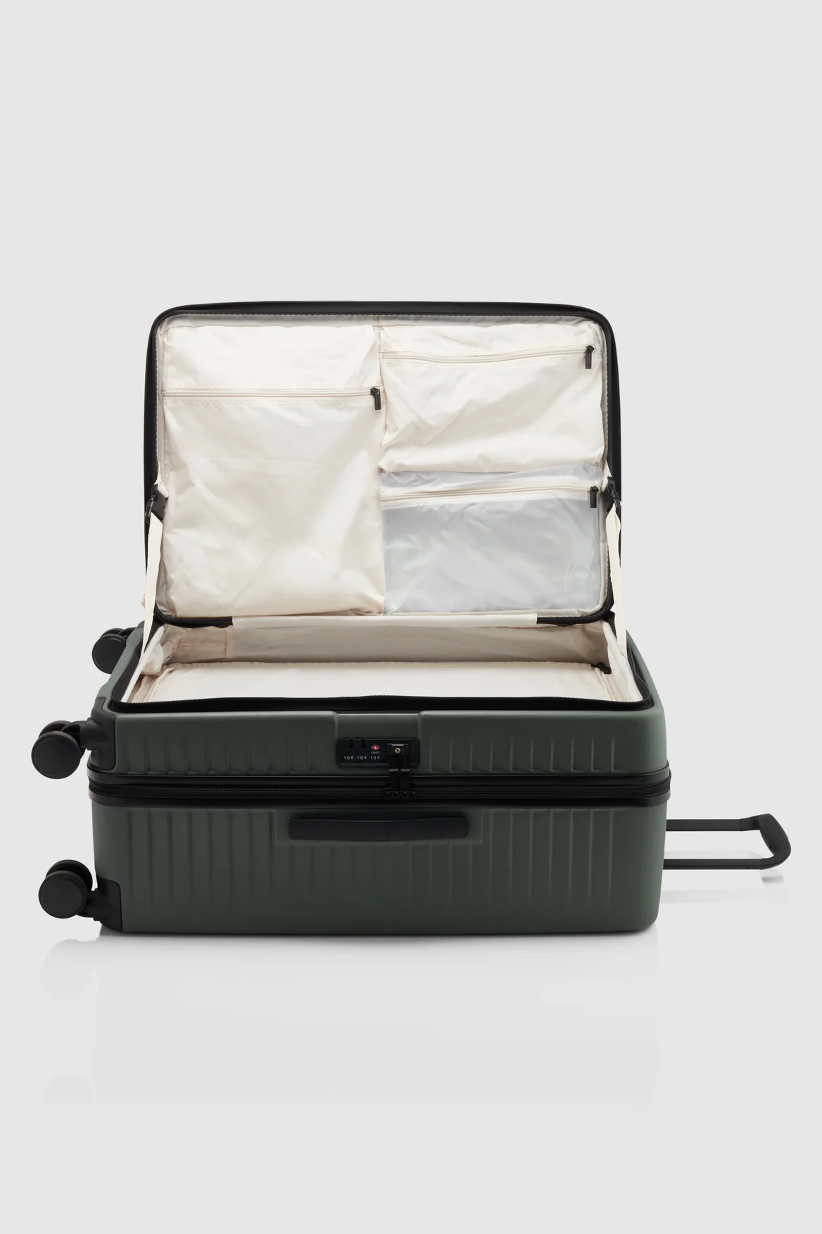 Venture Dual Open 76cm Suitcase - Image 3