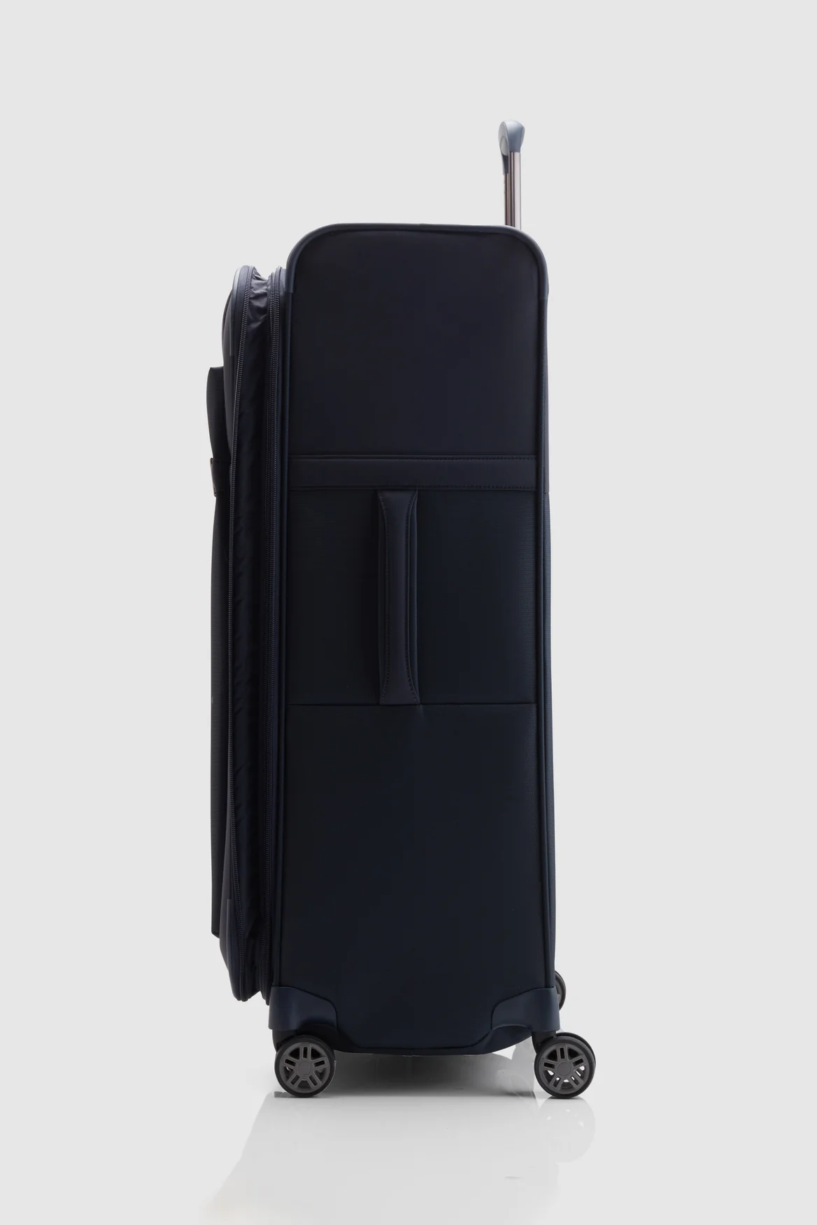 Airea Check-In 78cm Suitcase - Image 2