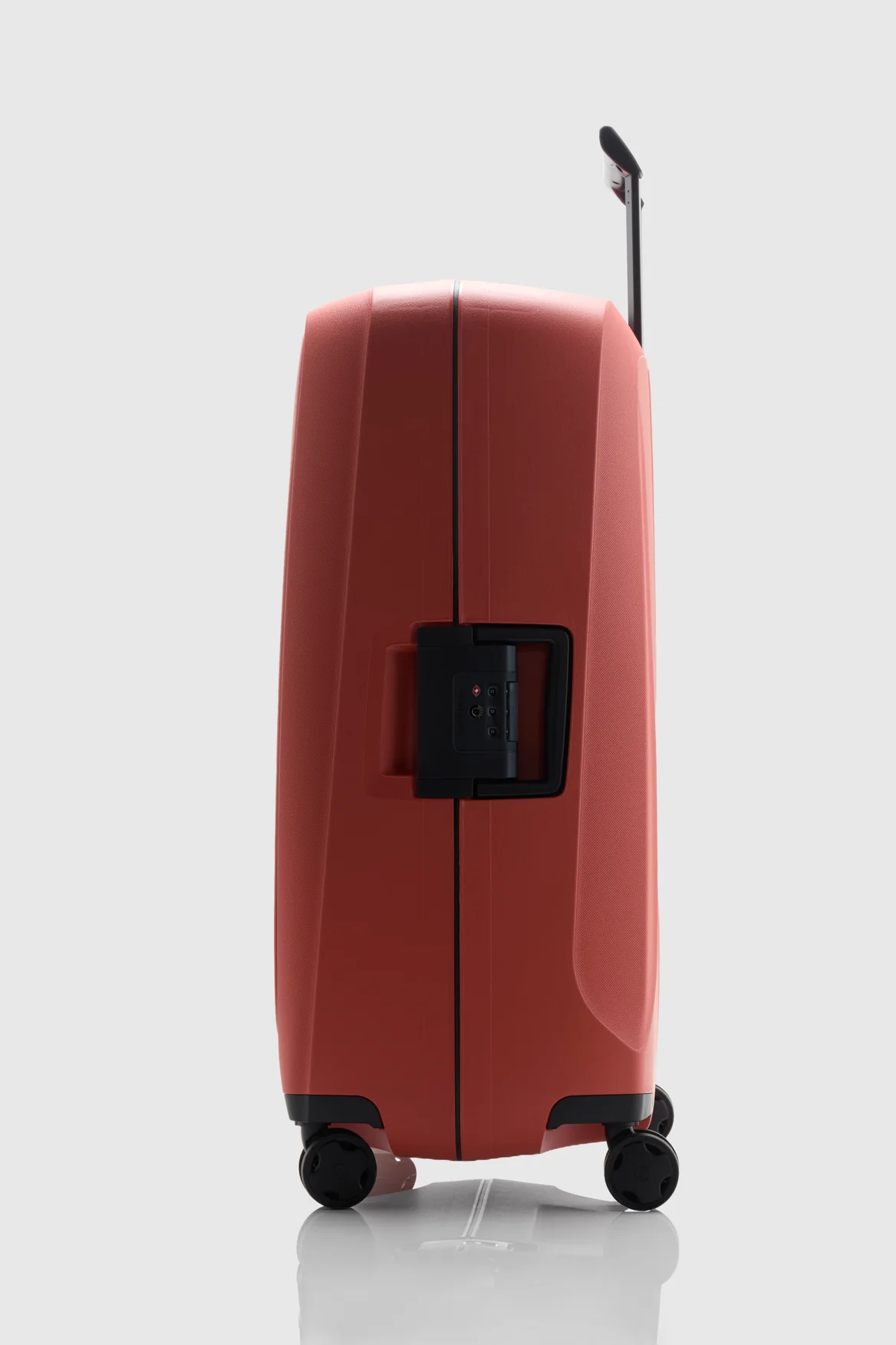 Essens Check-In 75cm Suitcase - Image 2