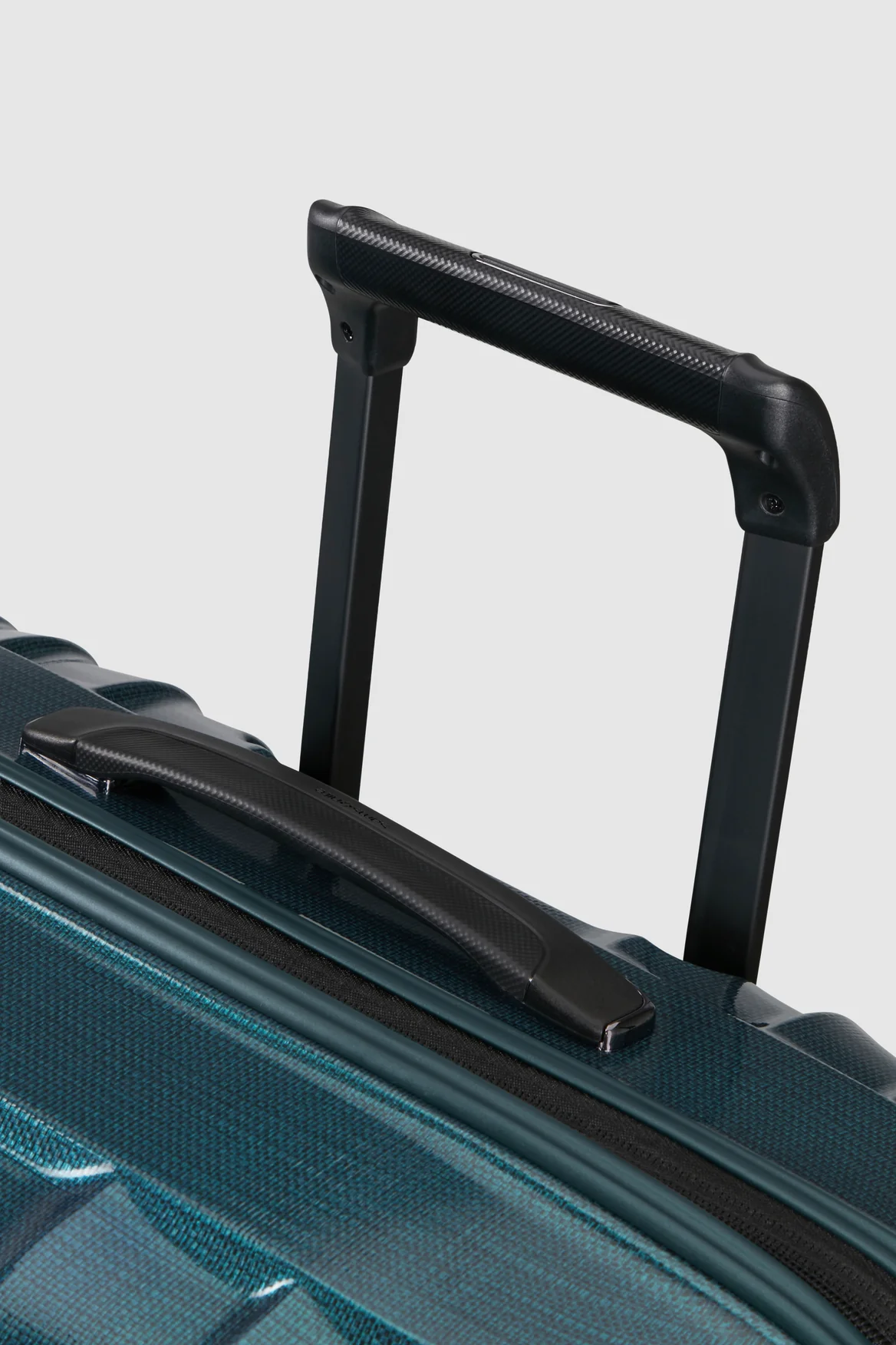 Nexis Check-In 82cm Suitcase - Image 9