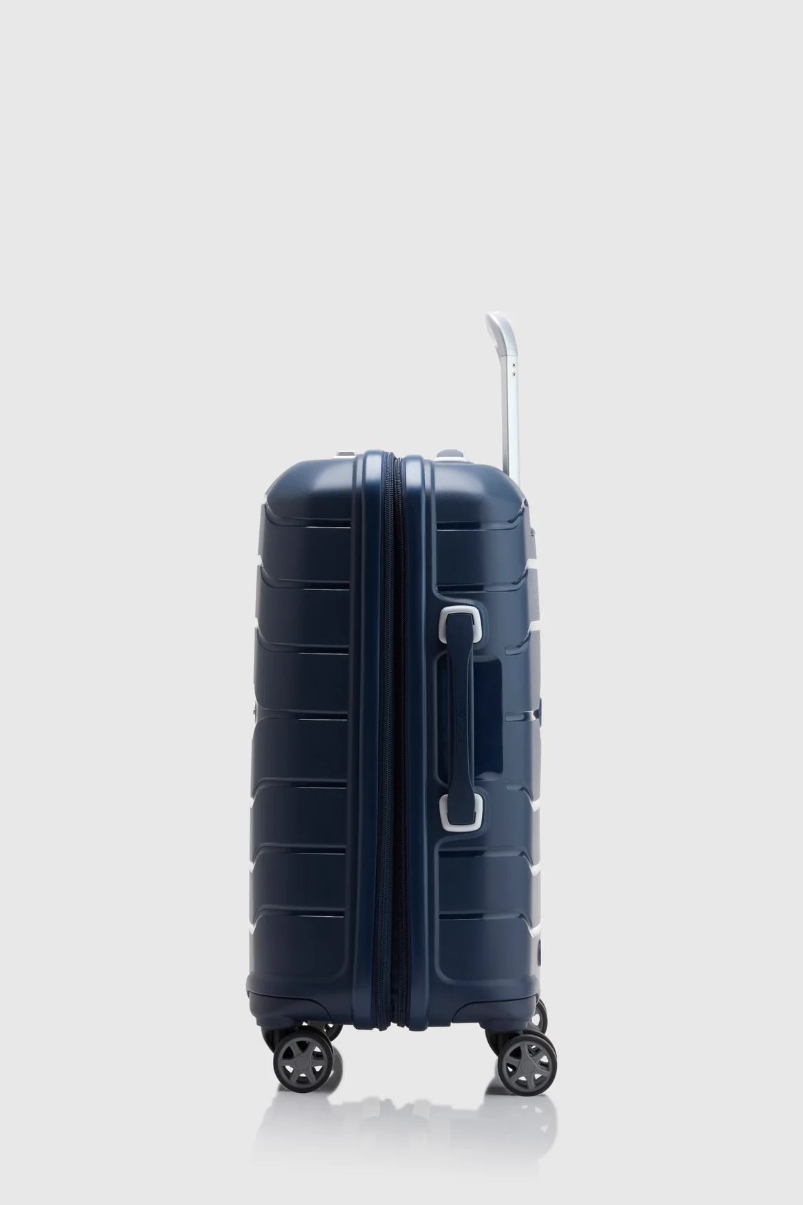 Oc2lite Carry-On 55cm Suitcase - Image 2