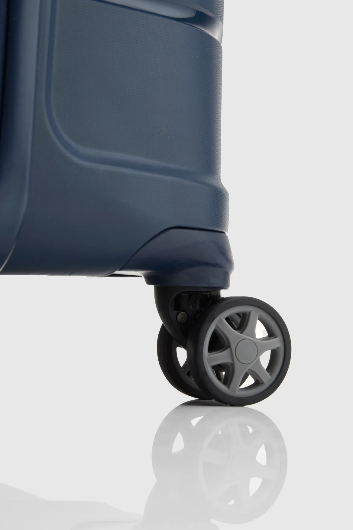Oc2lite Carry-On 55cm Suitcase - Image 7