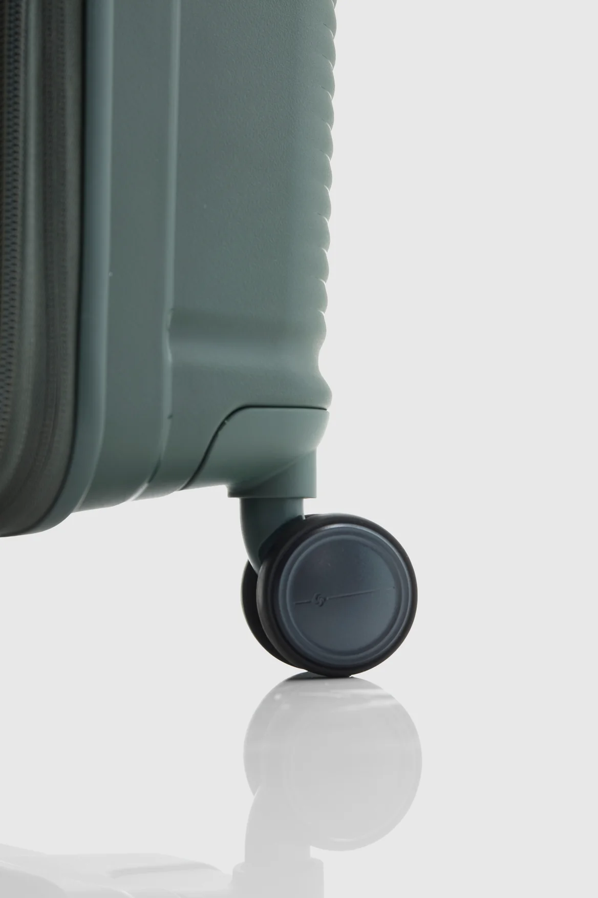 Paralux Carry-On 55cm Suitcase - Image 7