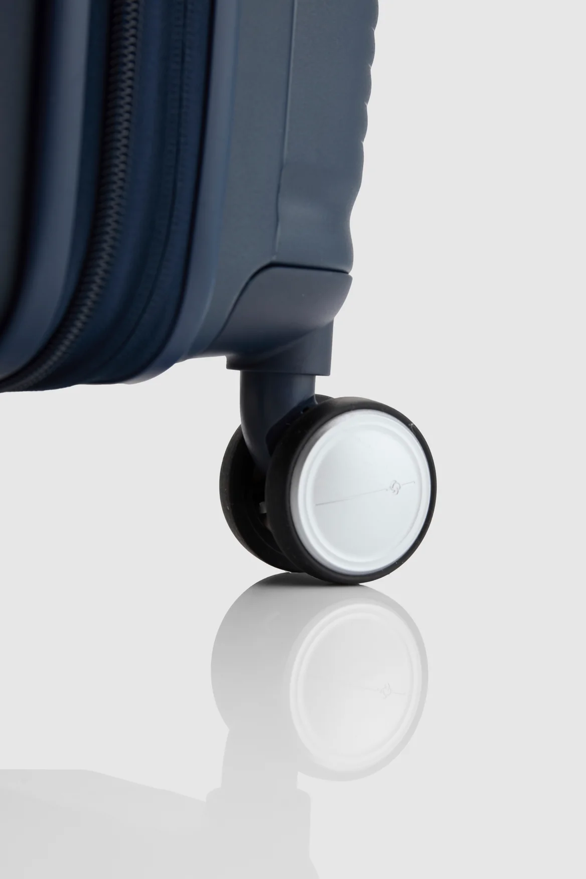 Paralux Check-In 81cm Suitcase - Image 7