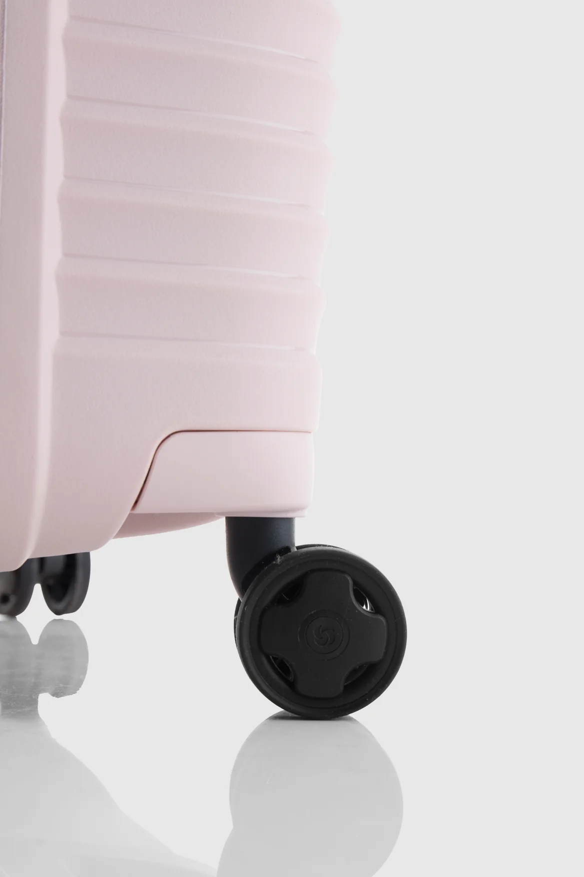 Upscape Check-In 81cm Suitcase - Image 6